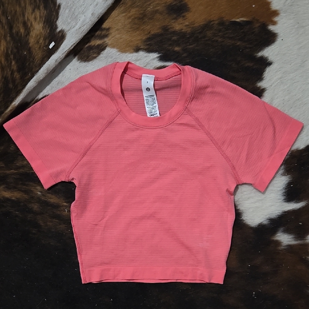 Sakura Pink Lululemon Swiftly Crop